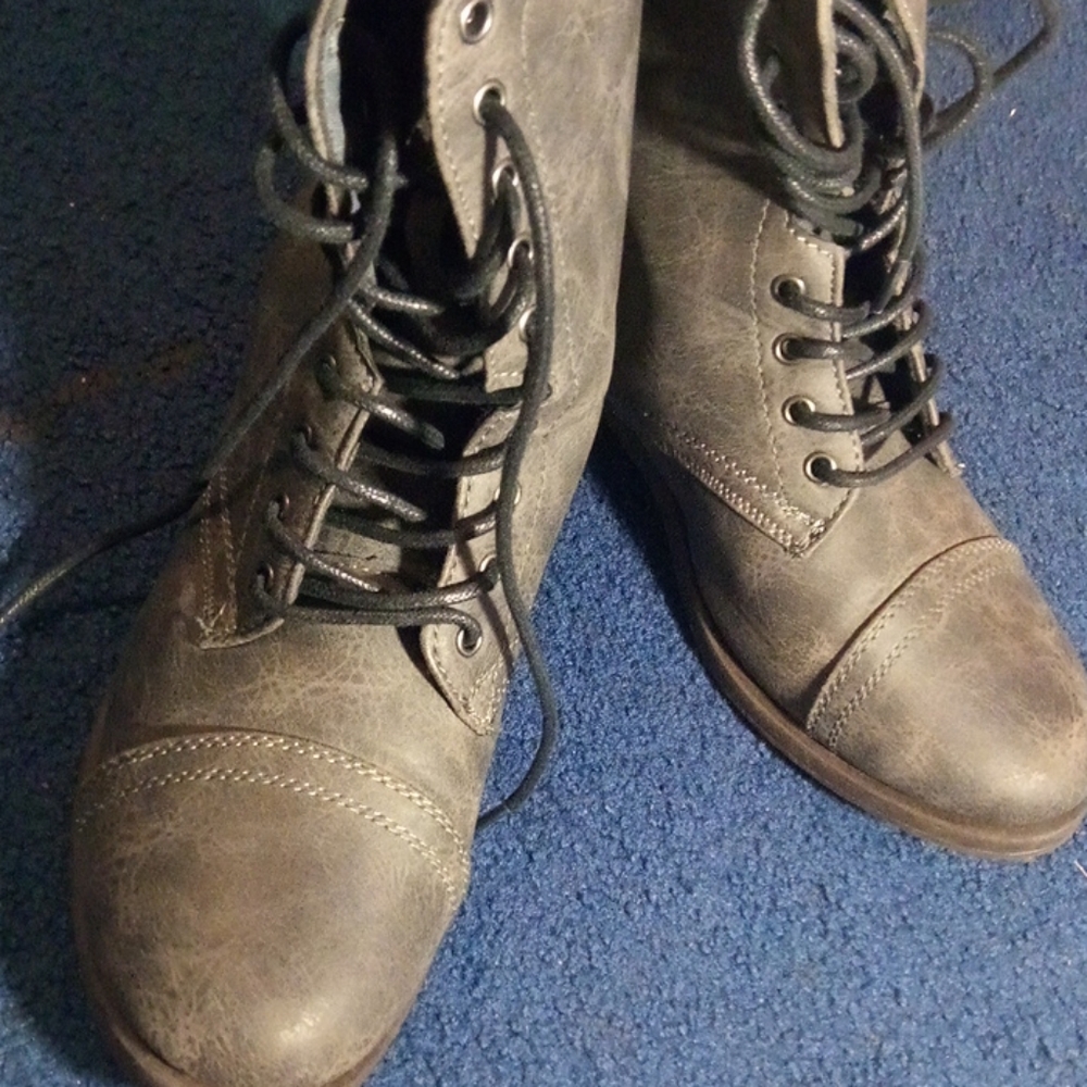 Combact boots